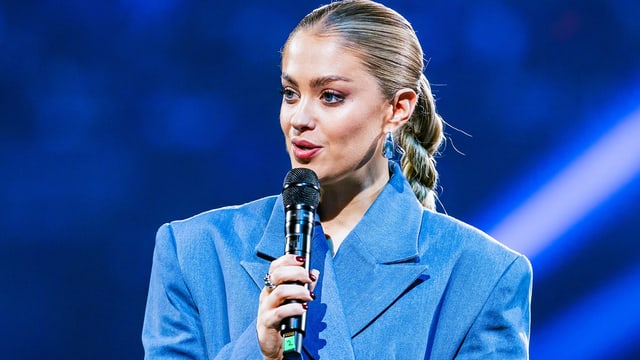 SRF-Moderatorin Jennifer Bosshard am «Super10Kampf» 2023 im Zürcher Hallenstadion