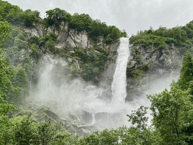 Regen ,Regen, Regen!
Entsprechend sind die Wasserfälle extrem spektakulär.