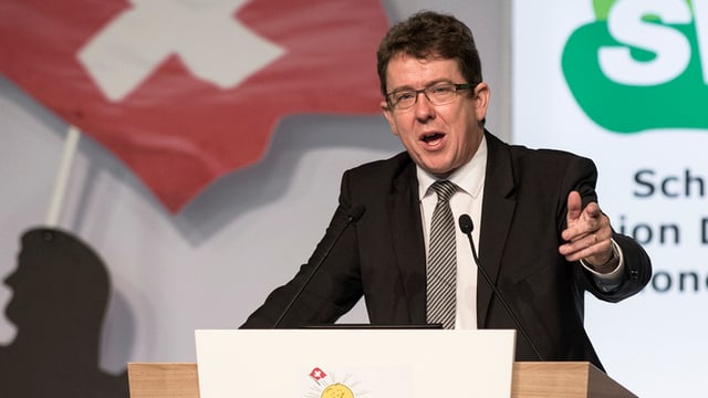 Albert Rösti während seiner Rede an der Delegiertenversammlung in Balsthal (SO). 