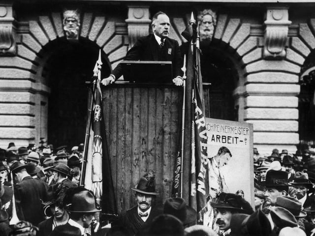 Robert Grimm auf dem Bundesplatz