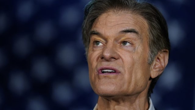 Mehmet Oz bei einer Wahlkampfveranstaltung vor den Mitderms