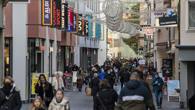 Retail trade suffered from crown restrictions.  However, when it came to eating, people went shopping as usual.