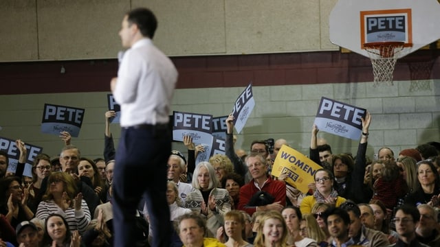 Pete Buttigieg spricht vor seinen Anhängern