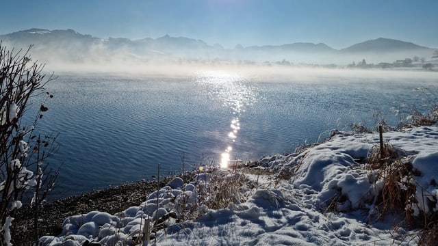 Seerauch über dem Sihlsee.