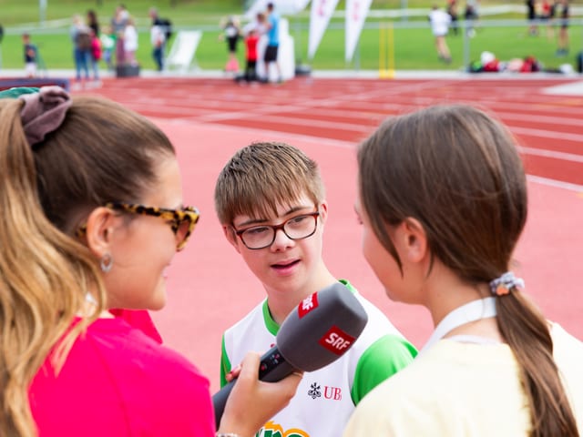 Paula und Angela interviewen Marc Andrea.