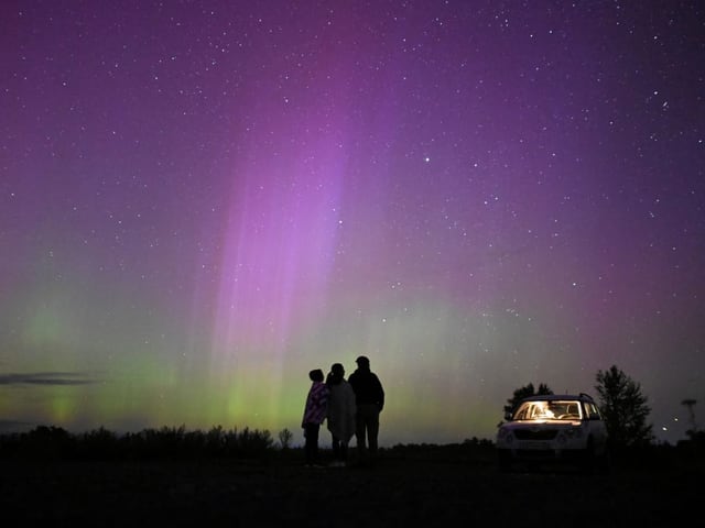 Nordlichter am Himmel über Omsk