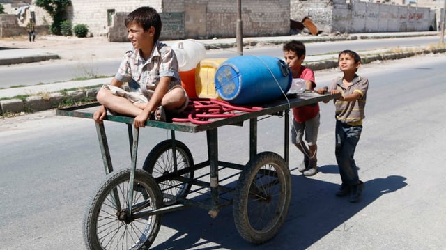 Kinder im zerstörten Aleppo