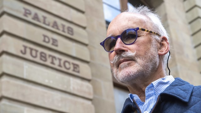 Pierre Beck vor dem «Palais de Justice»