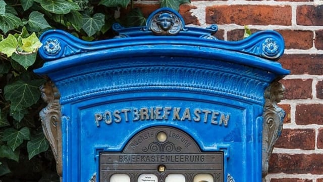 Blauer Briefkasten