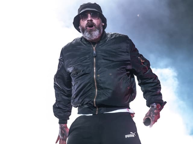 Sido auf der Bühne am Openair Gampel