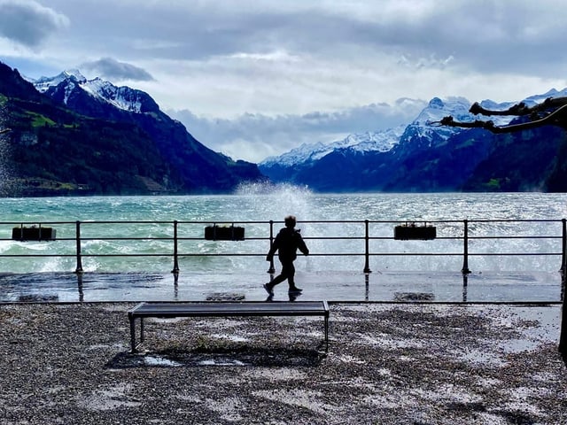 Föhnsturm tobt in Brunnen