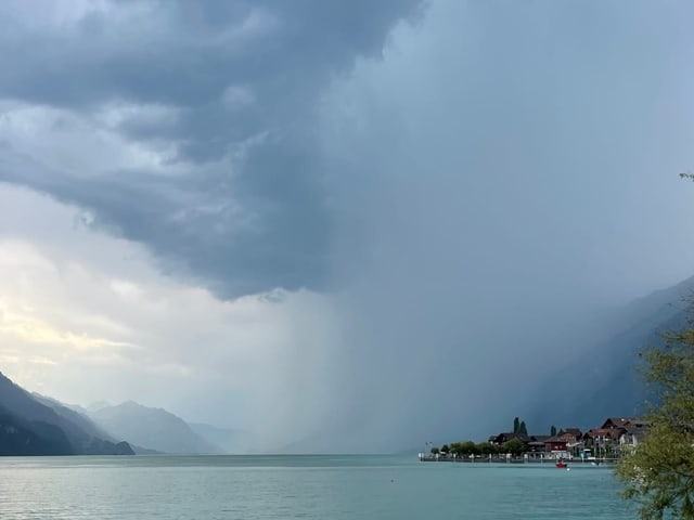 Gewitter über dem Brienzersee. 