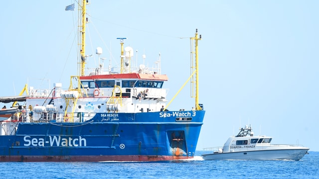 42 Flüchtlinge An Board Sea Watch Rettungsschiff Fährt