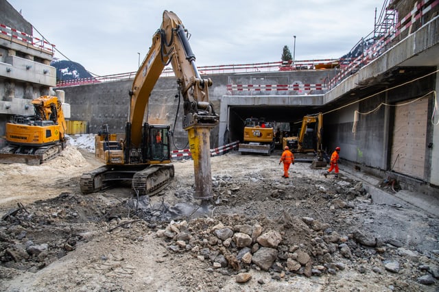 Die Baustelle am Eingang des Südportals.