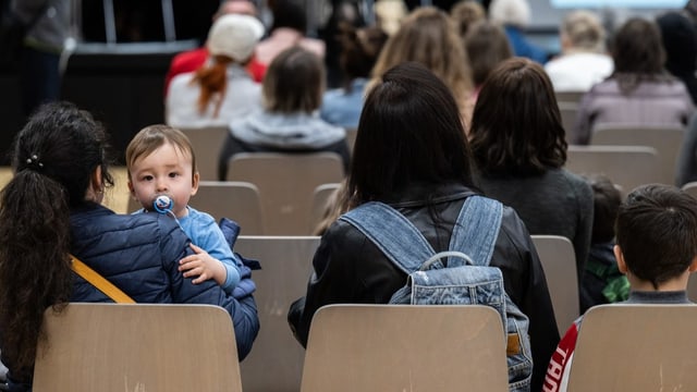 Ukrainische Flüchtlingean einem Inforamtionsanlass in Murten (BE).