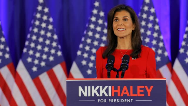 Nikki Haley spricht an einer Veranstaltung