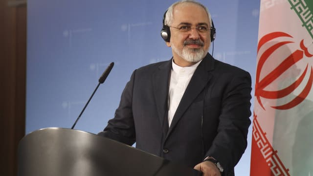 Mohammed Dschawad Zarif am Gesprächspult.