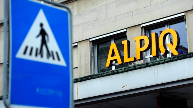 Logo von Alpiq an einem Gebäude