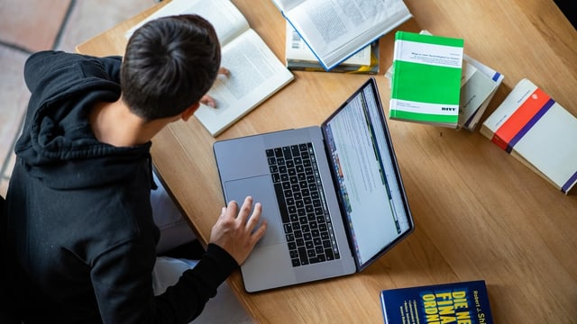 Student studies at home