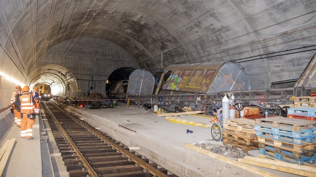 Entgleister Zug im Gotthard-Basistunnel