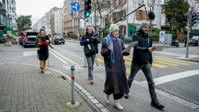 Regisseurin Susanne Janson, Ton-Techniker Tom Willen, Annika Meier und Fabian Krüger während der Aussenaufnahmen. 