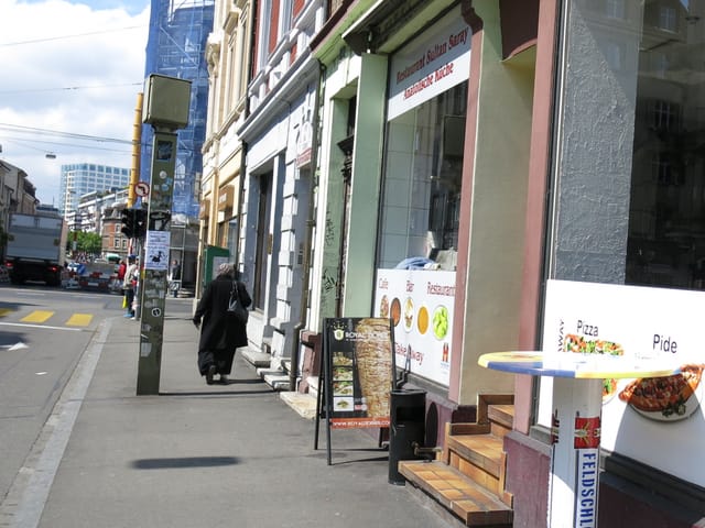 Blick auf ein türkisches Restaurant an der Feldbergstrasse 