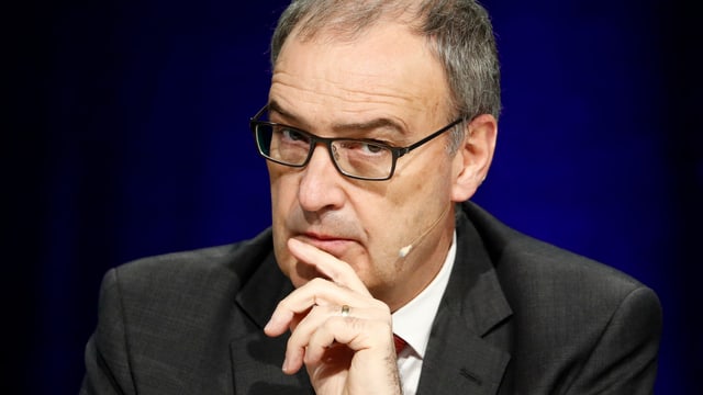 Verteidigungsminister Parmelin bei einer Medienkoferenz 