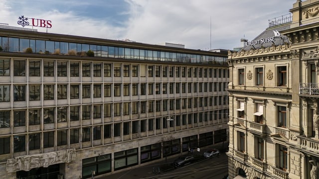 Die Hauptsitze von UBS und Credit Suisse am Paradeplatz in Zürich.