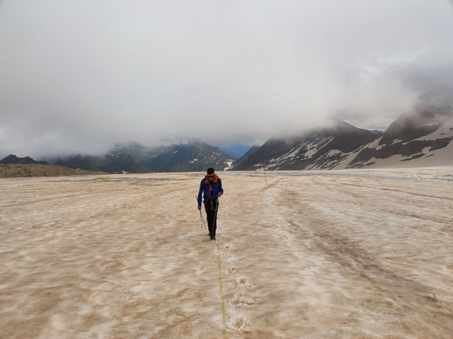 Dreckiger Gletscher aufgrund von Saharastaub