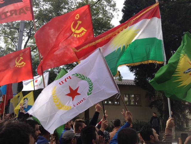 Kurdische Demonstranten in Zürich