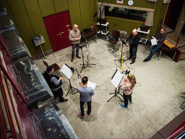 Totale von oben im Hörspielstudio Basel.