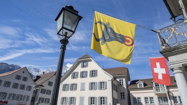 View of a Uri flag in the center of Altdorf.