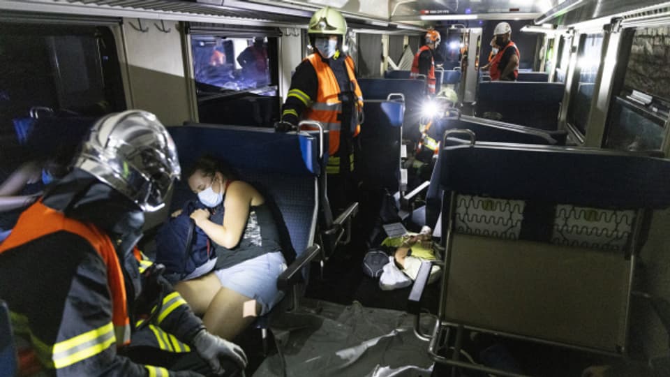 Die Situation sollte wie echt wirken: 120 StatistInnen machten bei der Rettungsübung im Simplon Bahntunnel mit