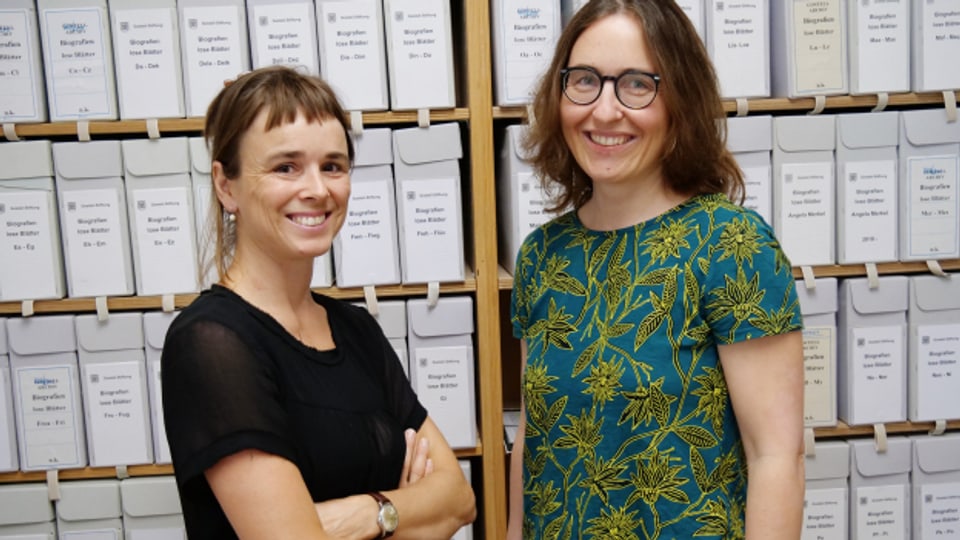 Lina Gafner (links) und Simona Isler: Die beiden Historikerinnen leiten nun zusammen die Gosteli-Stiftung.