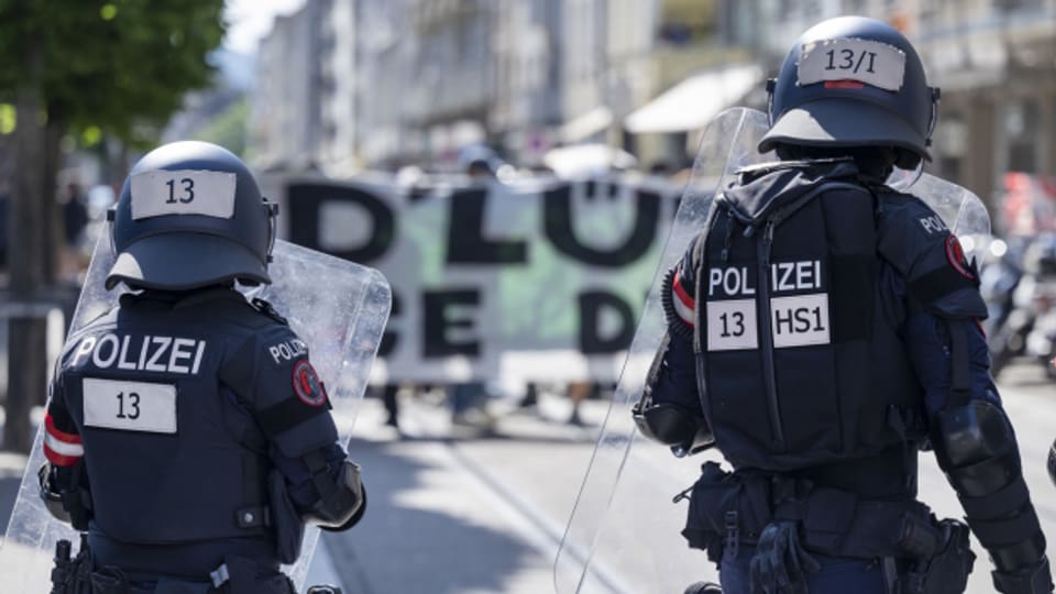 Basler Polizei-Verband will filmen von Polizeiaktionen verbieten