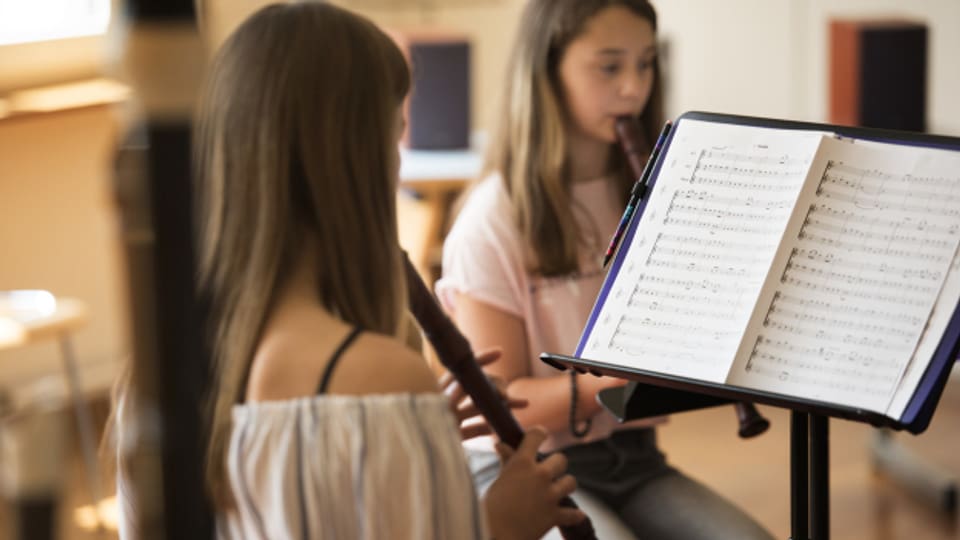 Im Kanton Schwyz sollen künftig mehr Kinder und Jugendliche die Möglichkeit erhalten, eine Musikschule zu besuchen.