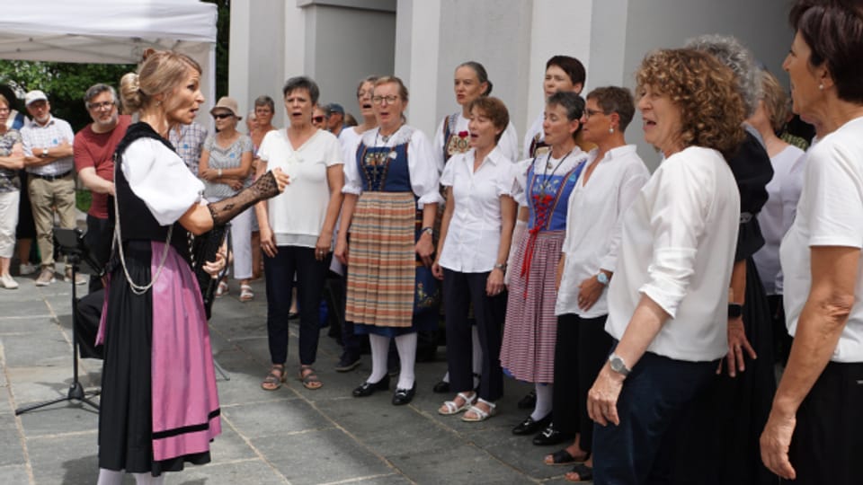 Sängerinnen und Sänger am Zentralschweizerischen Jodlerfest in Sempach.