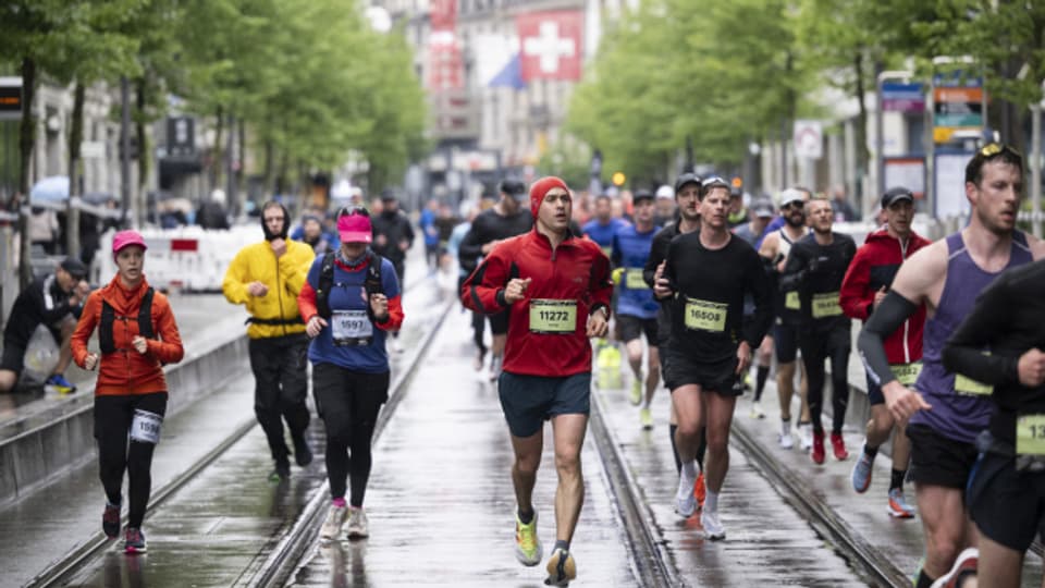 Weil der Marathon in Zürich (im Bild) immer mehr Läuferinnen und Läufer anlockt, kommen immer weniger nach Winterthur