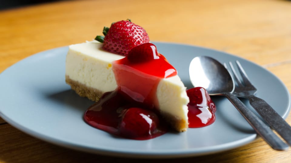 Cheesecake schmeckt immer! Aber im Sommer in Kombination mit Beeren ganz besonders gut.