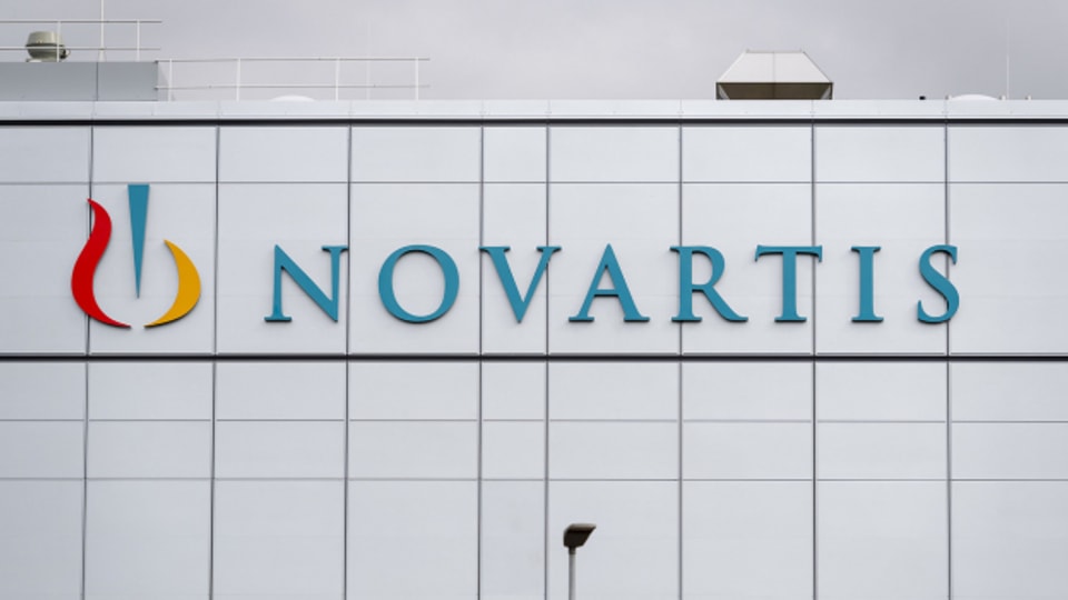 Der Basler Pharmakonzern Novartis streicht weltweit rund 8000 Stellen.