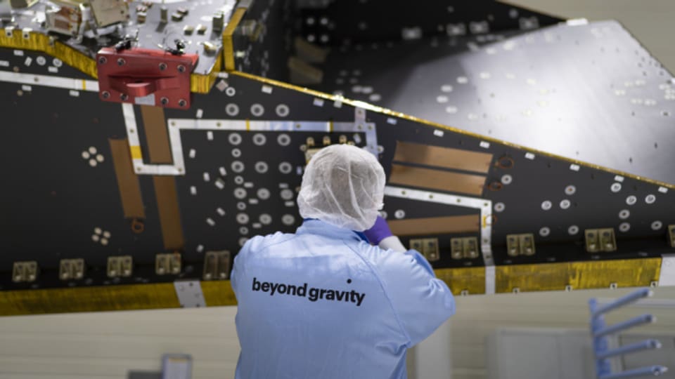 Die Weltraumfirma Beyond Gravity ist spezialisiert auf die Produktion von Aussenhüllen für Raketenspitzen und Satelliten.