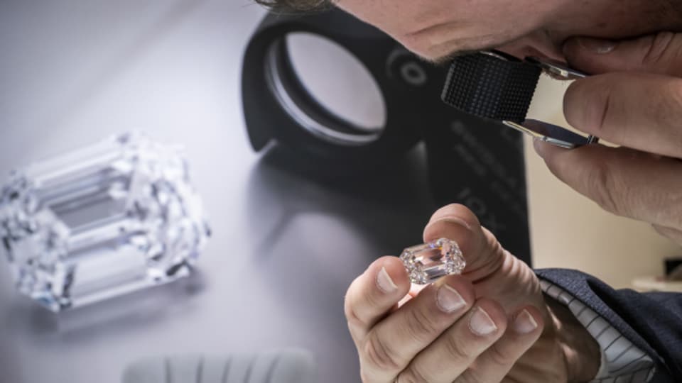 Diamanten kommen zuweilen aus Gebieten, in denen Menschenrechte missachtet oder Kriegsverbrechen begangen werden.
