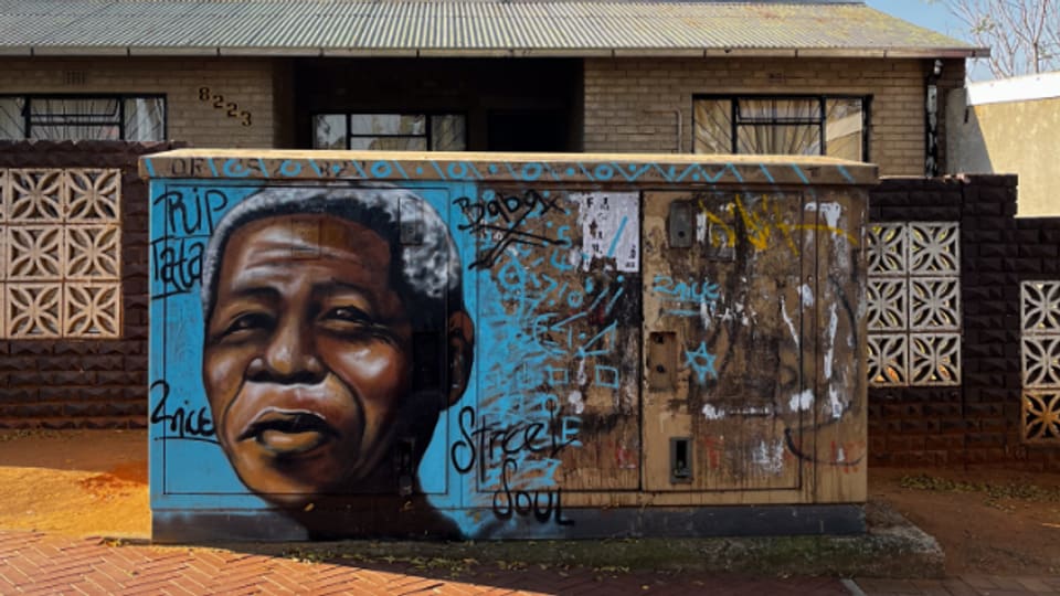 Nelson Mandela in Soweto. Der verstorbene Freiheitskämpfer wird in Südafrika noch immer verehrt. Doch seine Partei, der ANC hat nach 30 Jahren an der Macht viele desillusioniert.