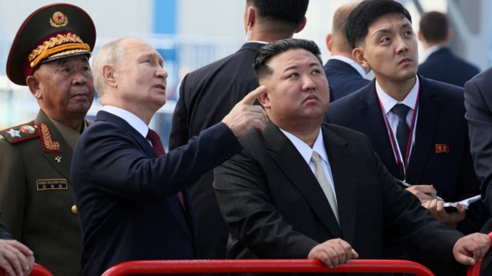Wladimir Putin und Kim Jong Un 2023 in Ostrussland.