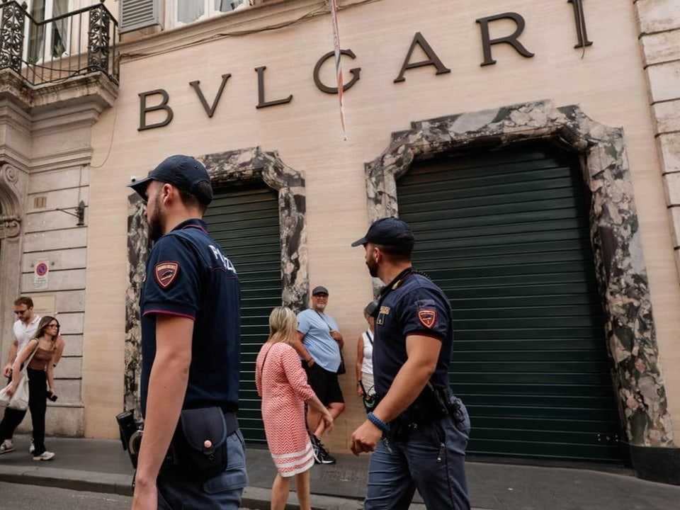 Bulgari-Laden mit geschlossenen Läden