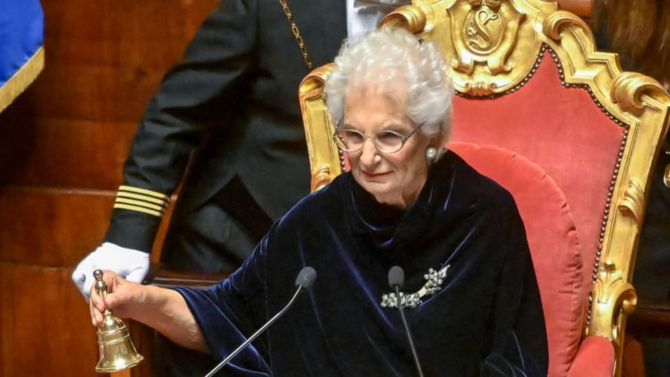 Die 92- jährige Liliana Segre eröffnet die Sitzung im italiensichen Parlament.