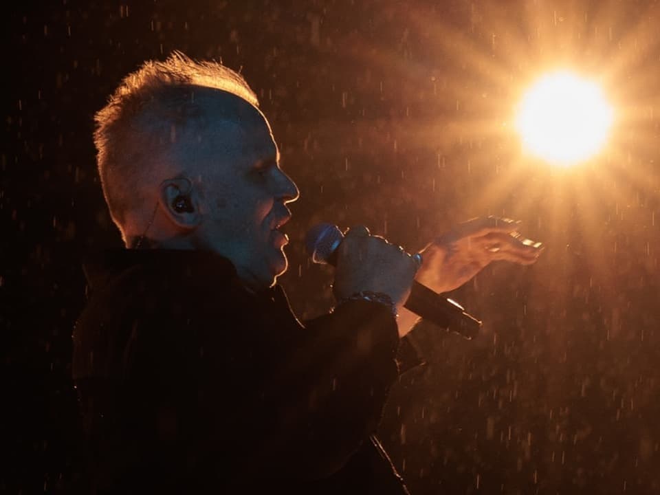 Herbert Grönemeyer singt zum Abschluss des CSD vor dem Brandenburger Tor.