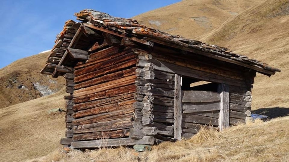 Ein Bärggädemli in der Region Bachbärga hoch oberhalb der Wohnbauten.