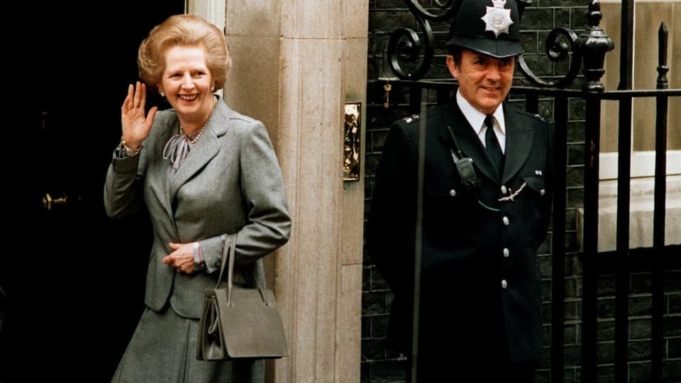 Margaret Thatcher winkt der Mende