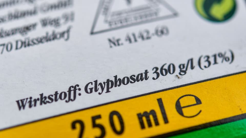 Eine Verpackung eines Mittels mit dem Wirkstoff Glyphosat.